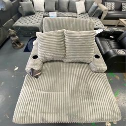 Lindyn Gray  Chaise Velvet▪️ Delivery & Finance Available ▪️# Sofa # Loveseat # Couch # Living Room Set Options Available