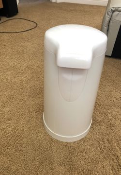 Munchkin diaper disposal with disposable bags