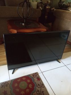 38'in TCL Roku TV