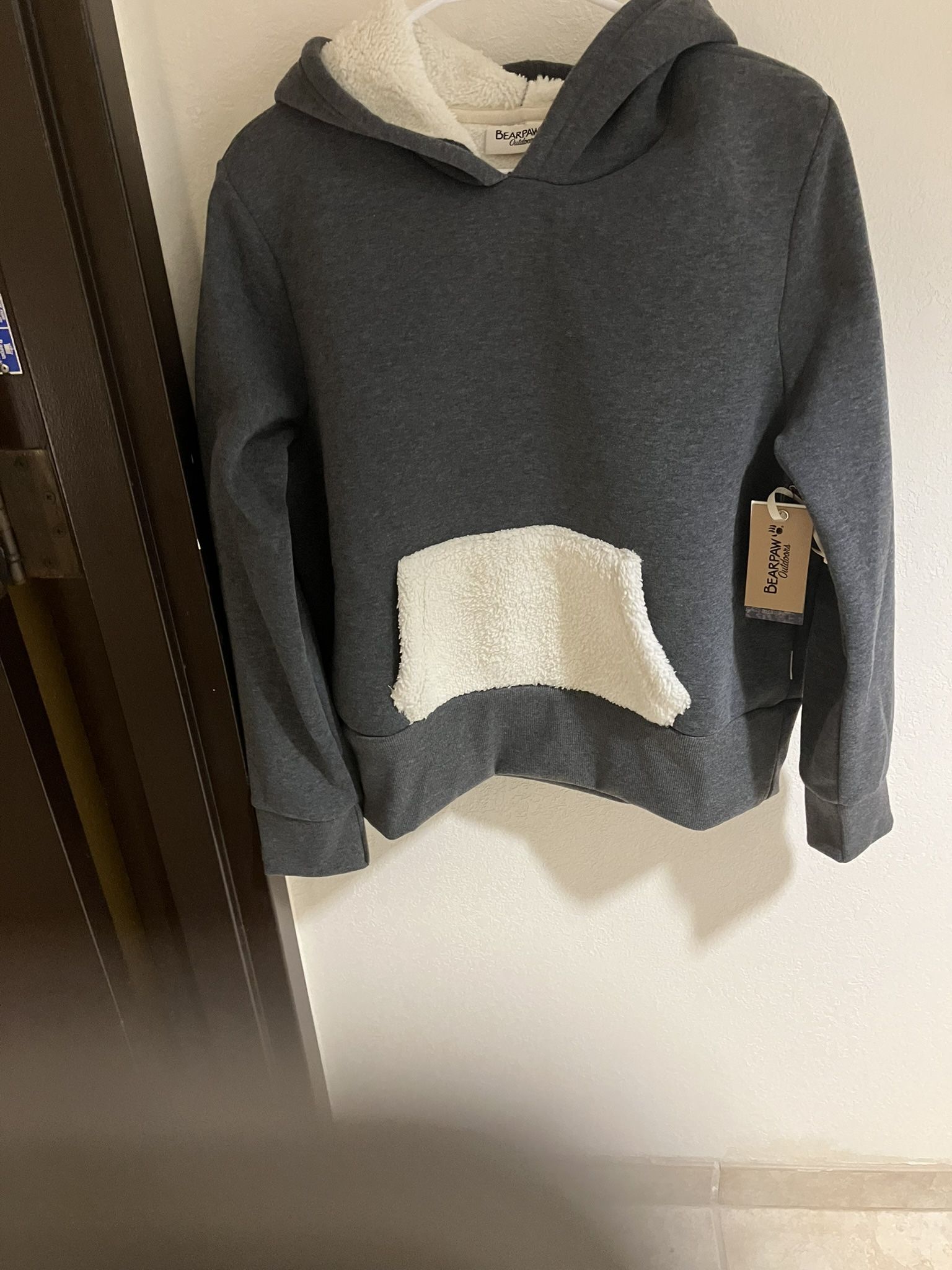 Brand New Bearpaw Women’s Gray Sherpa Lined Hoodie Size XL