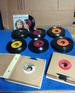 Vintage 45s Music Records Lot (read  info)