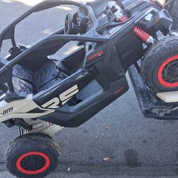 Carro para niños seminuevo