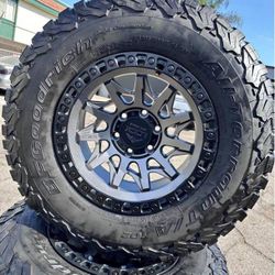 Vendo Rines Nuevos 17x9 De Ancho De 6-139.7 Con Llantas 285/70/R17 Nuevas Instacion Y Balance Para Carros Como Tacomas Chevy Silverado Nissan Titan Yo