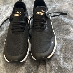 Puma Tennis Ladies Size 9