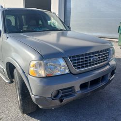 2004 Ford Explorer  Xlt