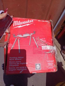 Milwaukee folding miter saw stand
