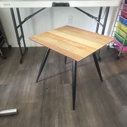 Two tables 24x29x48”  foldable or picnic table the smaller one is 20x20x22” asking 55