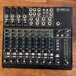 Mackie 1202VLZ4 Mixer