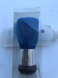 Brush ( Nails dust)