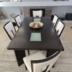 Dining Table & Chairs..