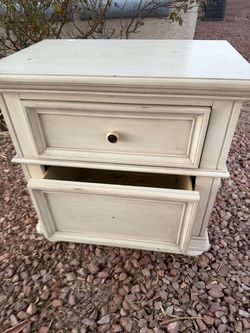 White Wood 2-Drawer Nightstand