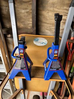 Jack stands
