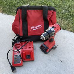 Milwaukee M18 18V Lithium-Ion Brushless Cordless 1/2 in. Compact Drill/Driver with One 2.0 Ah Battery, Charger and Tool Bag