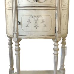 Pulaski Casa Cristina Ivory Painted Demi-lune Table 