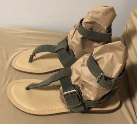 Marc Fisher Merelly Flat Sandals 8M