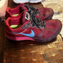Women’s Nike Size 7