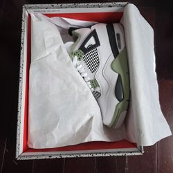 Wmns Air Jordan 4 "Seafoam"