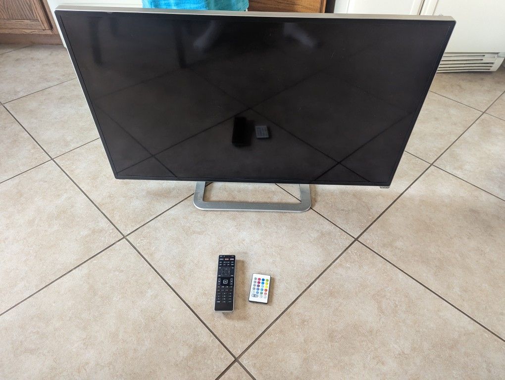 Vizio M-Series M401I-A3 40" 1080p HD Slim LED TV
+ Ambient LEDs