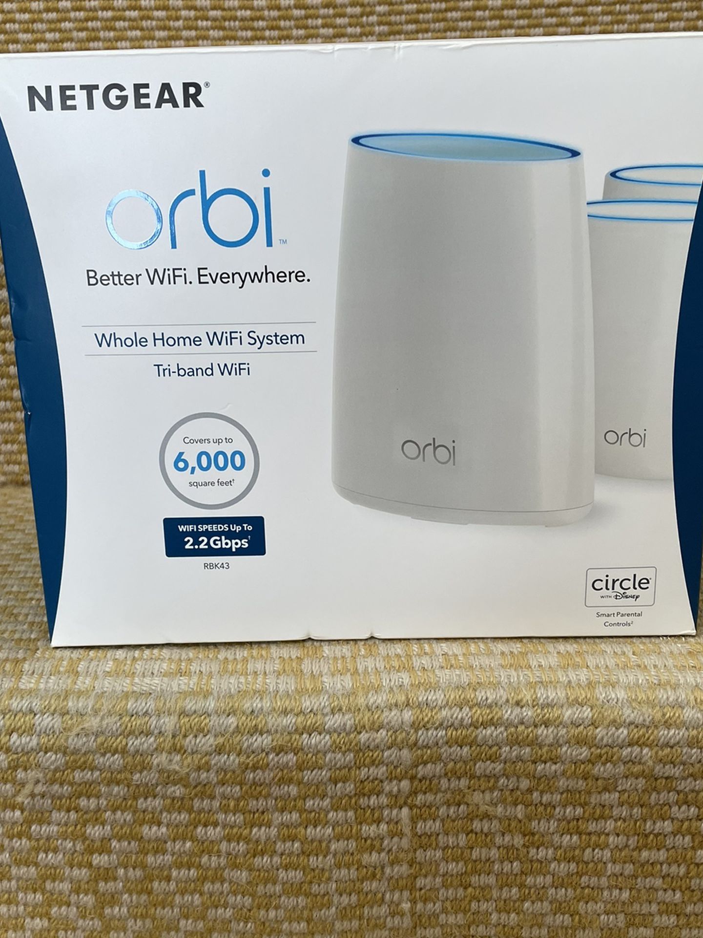 NetGear Orbi AC2200 Tri-Band Mesh WiFi System 3- Pack