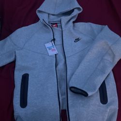 nike tech brand new with tags medium