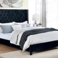 Black Velvet Tufted Frame 