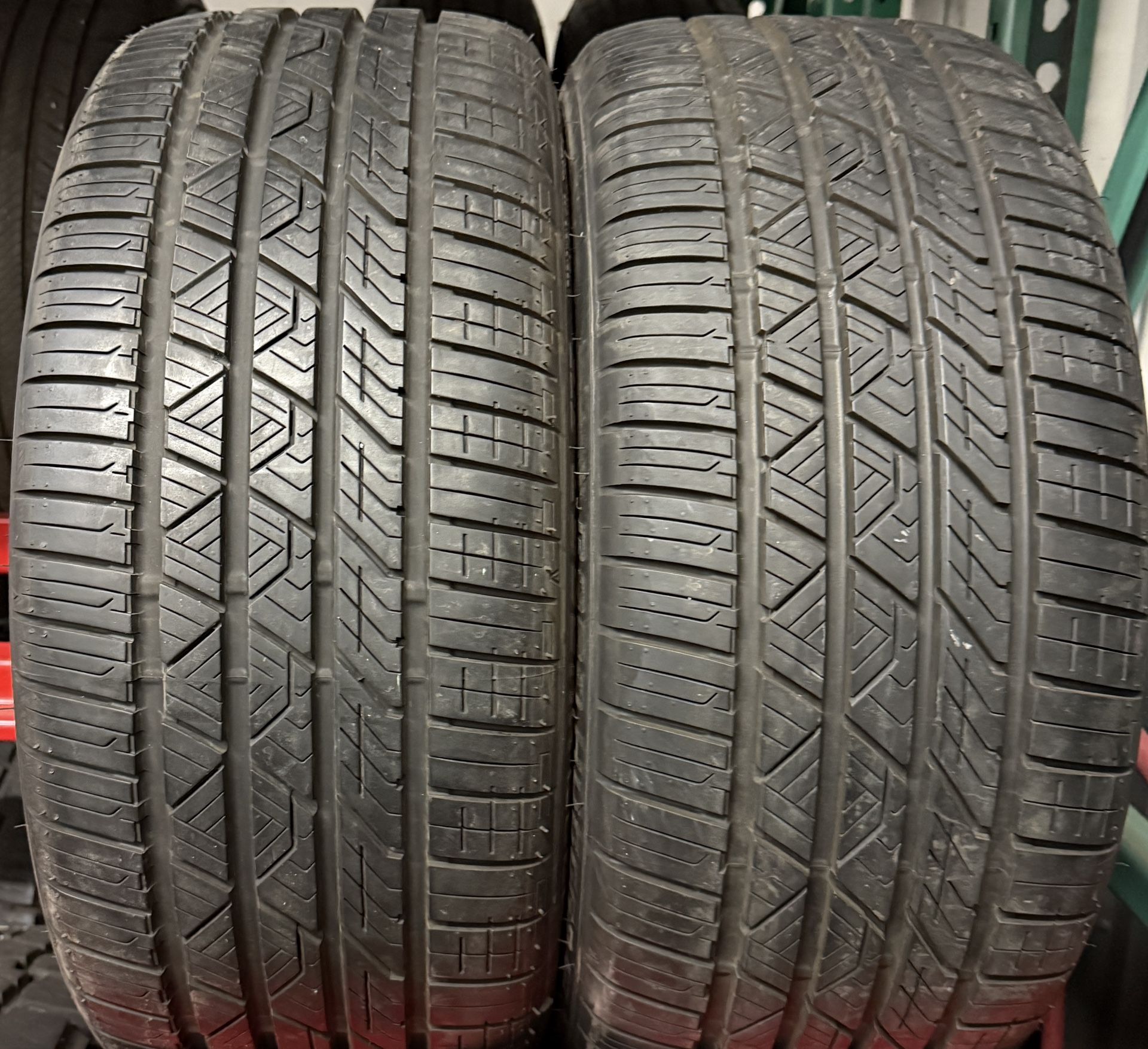 235 40 18 ROADHUGGER