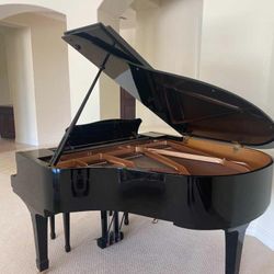 Yamaha Baby Grand Piano C1