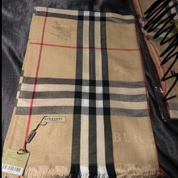 DESIGNER WOMEN SCARFS (READ THE DESCRIPTION 