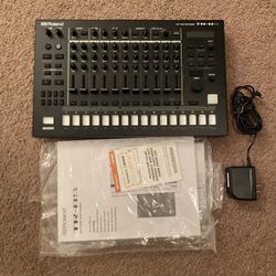 Roland TR-8S Rhythm Performer Drum Machine