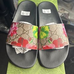 Girls Gucci Slides Size 40