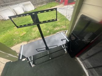 Clean Tv stand with 3 Glass shelves 