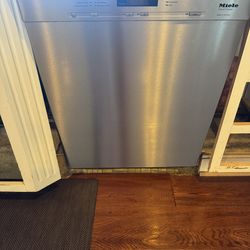Miele G6625 SCU CLST