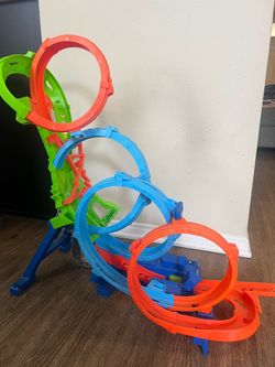 Hot Wheels Multi-Loop Track Set