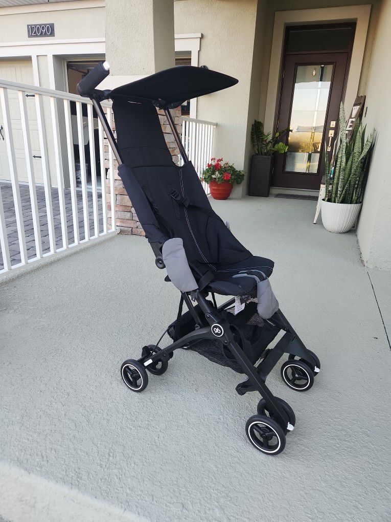 Gd Stroller Practicaly New Folds Into A Small Box