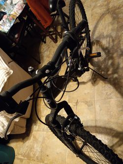 Mountain Bike 26inch HYPER  Aluminum  21Speed SHIMANO   VERY GOOD TIRES AND NEW TUBES SHIFTING AND PREAK VERY GOOD Evrything Is Good Like New  Thumbnail