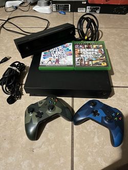 Xbox One X with Kinect and 2 controllers