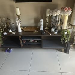 Selling Tv Stand 