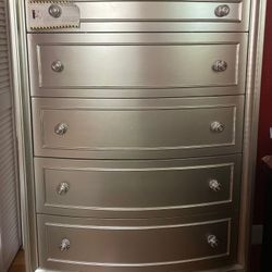 Dresser And Chest In Good Condition