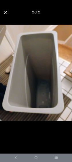 Uline thin trash can 23 gallons with lid