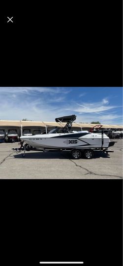 2017 Axis A22 Boat