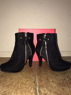 Women’s High Heel Ankle Booties Size 5 Black