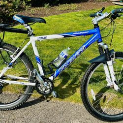 Genuine SPECIALIZED “ Rock Hopper “ 19 In. Frame, , Front Shocks, Newer 26 In Tires, 21 Speed Shimano, Noting To Fix To