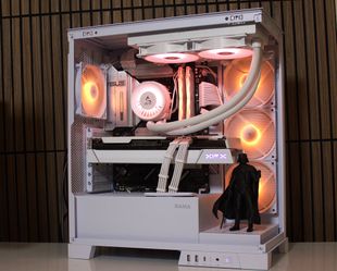 Whiteout | RX 7800XT 16GB |Ryzen 7 7700 | 32GB DDR5 | 1TB NVME | Arctic | 850W platinum | WIndows 11