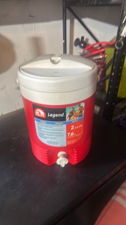 Igloo Legend 2-Gallon Beverage Cooler Jug