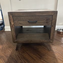 Montinello Brown End Table 