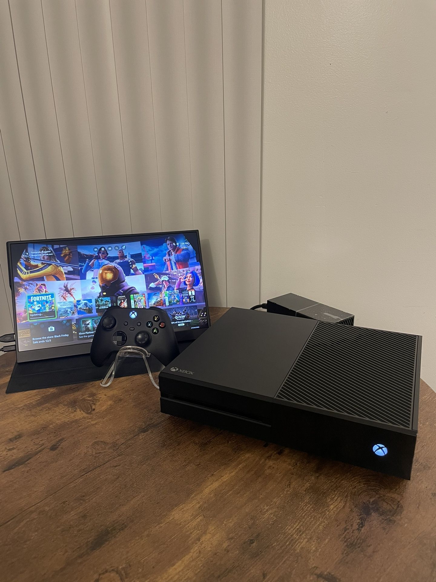 Upgraded 1TB Samsung SSD Xbox One System Bundle With Xbox Series X Controller