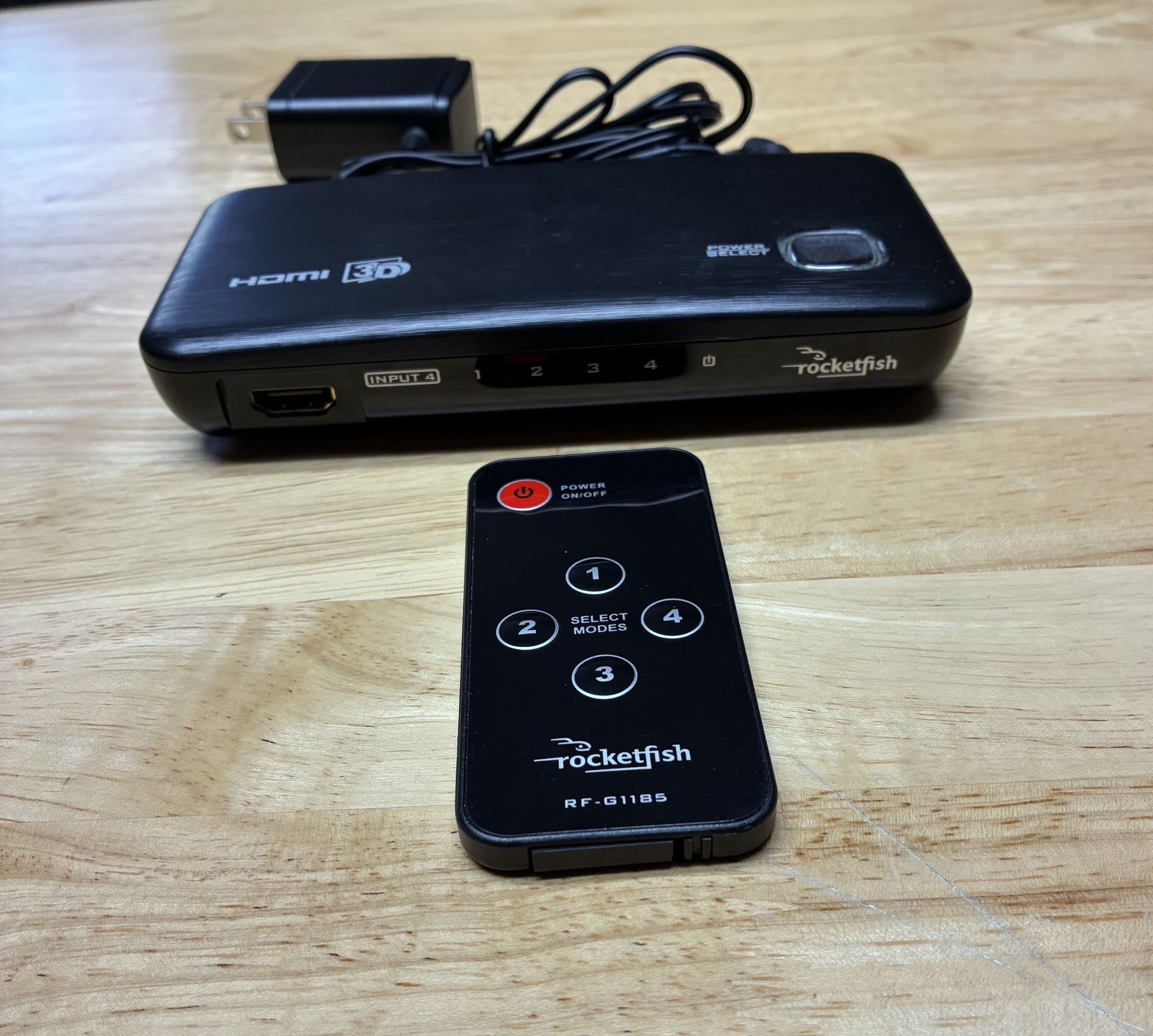 Rocketfish 4-Port HDMI Selector w/ remote - Black