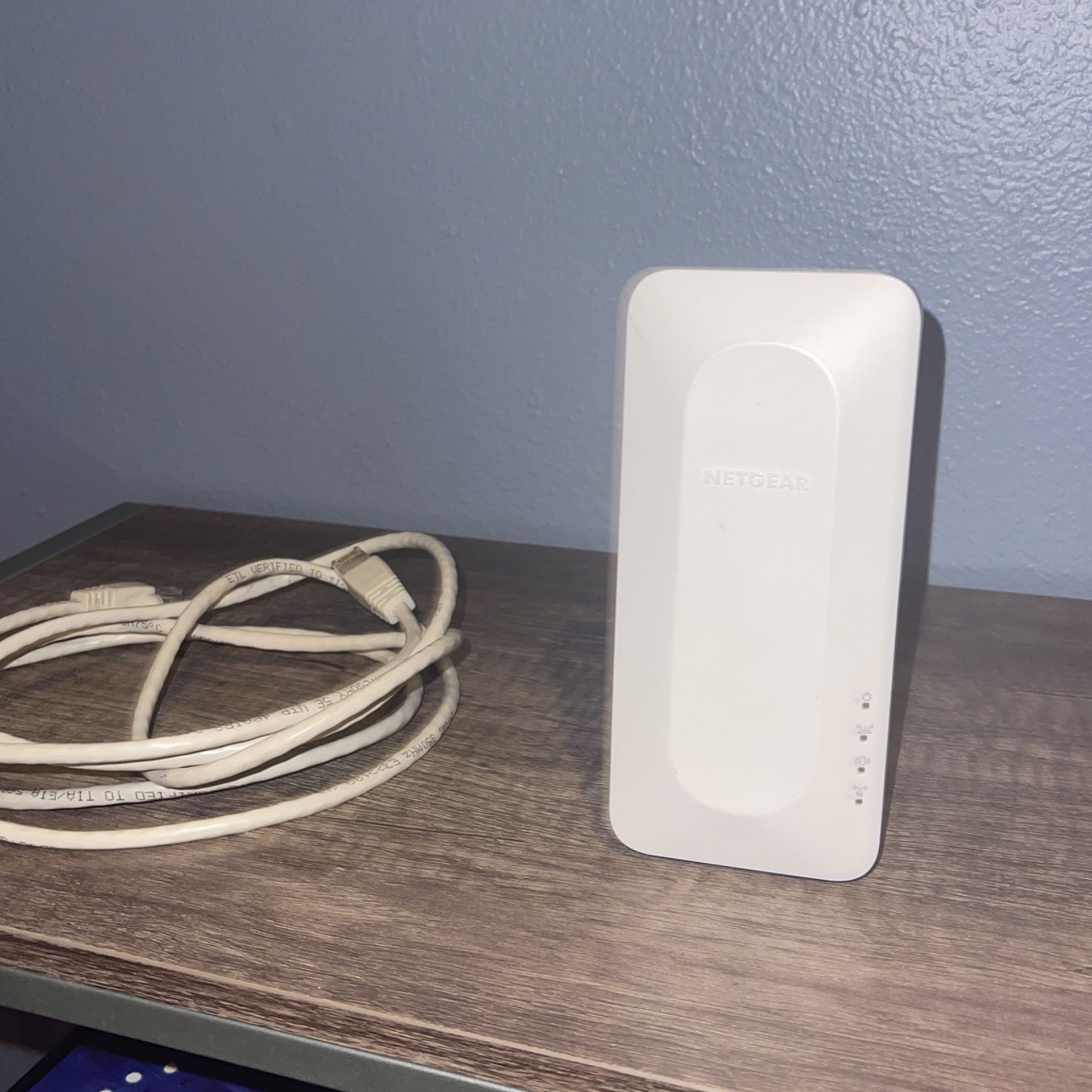 NETGEAR AX1600 Mesh Wi-Fi Extender