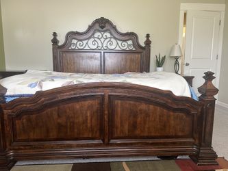 King Size Wood Bed Set