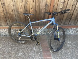 Like New Giant Talon Mountain Bike